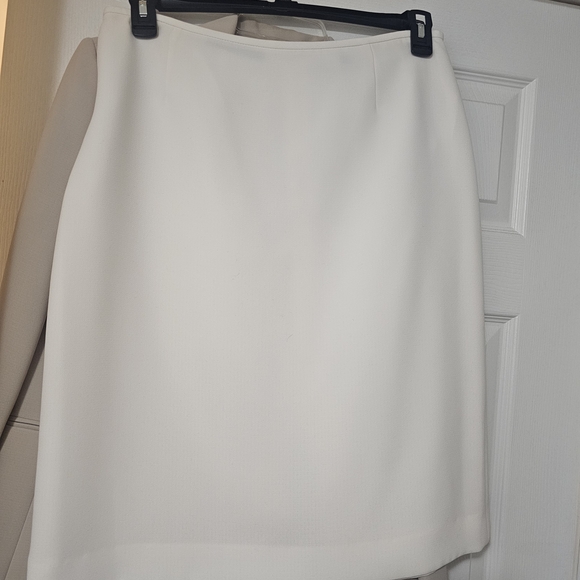 Preston & York Classic White And Beige Suit with two Pencil Skirts - Picture 2 of 4